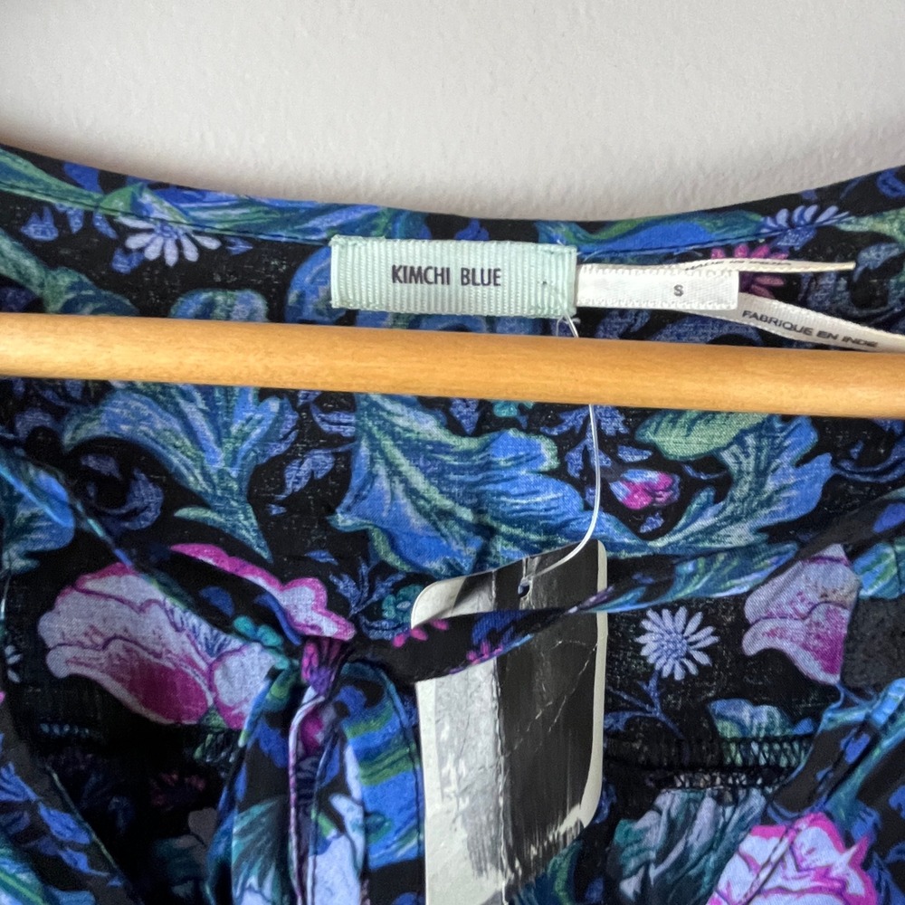NWT Kimchi Blue Blue Purple Floral Lace Peasant Top Small - Picture 2 of 6